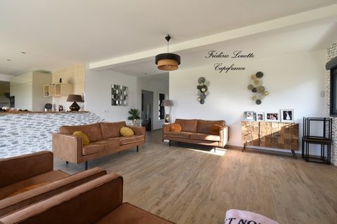 Dpt Marne (51), à vendre MONTMIRAIL maison P7 de 230 m² - Terrain de 1 000,00 m²