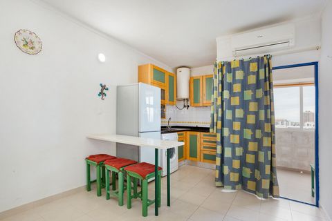 If you're looking for the perfect seaside getaway, this is the place for you. This incredible apartment offers a comfortable environment for your stay. The kitchen is light and airy, with a large balcony that lets in the sea breeze and provides a par...
