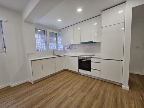 Are you looking for a completely remodelled apartament in one of the most central areas of Sacavém? This excellent 2-bedroom apartment is your chance to buy the house that will make your dreams come true. This apartament is in the process of being co...
