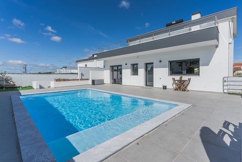 4 bedroom villa with construction completed in June 2023. This is a detached villa on a plot of 493m2 comprising a basement, ground floor and second floor. In the basement you'll find a spacious garage and a technical/laundry area; On the ground floo...