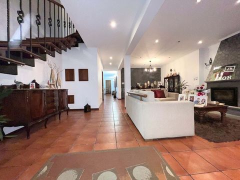 House of traditional architecture, located in a quiet area in the beautiful parish of Nossa Senhora dos Remédios, municipality of Povoação, where you can enjoy total privacy and a beautiful landscape to the hills. The Parish was established in 1957, ...