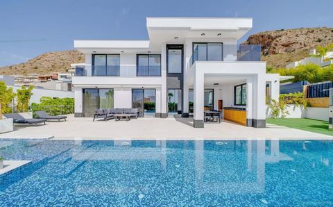 Located in Alicante. This luxury villa is located in Sierra Cortina with breathtaking views of the Mediterranean Sea and the majestic mountains. The villa of 538 m2 is built on a private plot of 700 m2, offers everything to enjoy an elegant style: hi...