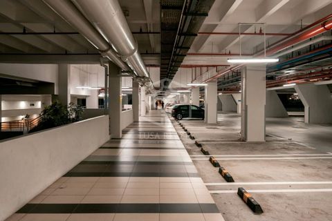 Complete car park for sale located in the Collblanc neighborhood on the outskirts of Barcelona. High density residential area with a shortage of parking spaces. Total area - 2.191 m2 There are 74 car space, 19 motorbike spaces and 8 storage rooms. Re...