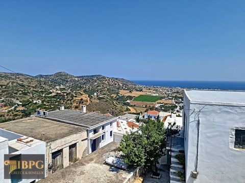 This unique traditional house for sale is located in a picturesque alley of Skyros, close to the square of eternal poetry Brook. The residence has been completely renovated and maintains its traditional architecture, offering a unique living experien...