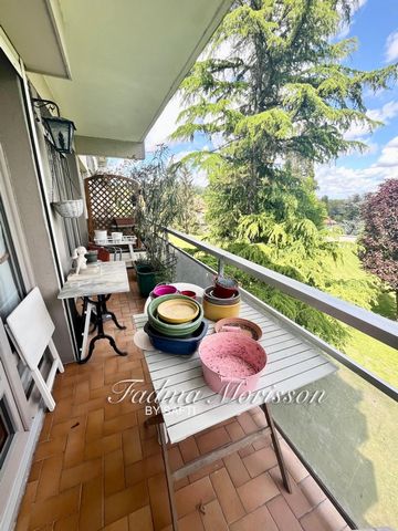 ANDRÉSY - In the highly sought-after residence of Manoir de DENOUVAL, a 12-minute walk from the Andrésy train station, close to the banks of the Seine, preschools, primary schools, and a middle school, Come and discover this spacious 98m² T5 apartmen...