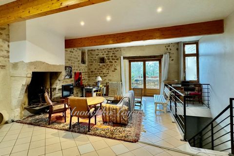 In the heart of Saint-Macaire, a medieval city steeped in history, discover this unique house offering. Upon entry, explore to the left two connecting rooms and a laundry room. Descend to the basement to discover a cellar and a staircase leading to t...