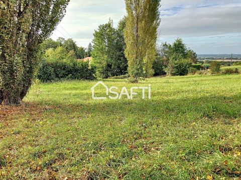 In a charming village overlooking the countryside and 10 minutes from Saint-Sever, this plot of 1750m ² quiet and with great potential, just waiting for the house of your dreams! You will enjoy moments of tranquility, as well as this superb view it o...