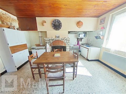 M M IMMOBILIER Quillan - estate agents in the Pays Cathare in Southern France – EXCLUSIVELY present this 2 bedroom village house of 69m² habitable space with garage and a detached plot of 370m² vegetable garden, close to Axat a village and its amenit...