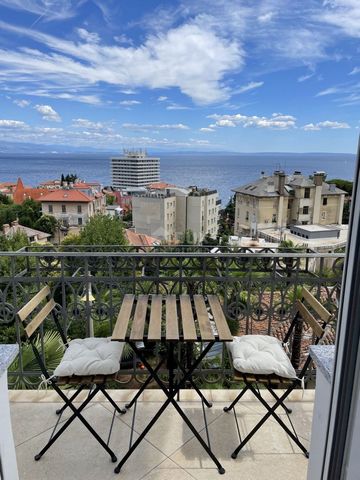 Location: Primorsko-goranska županija, Opatija, Opatija - Centar. OPATIJA, CENTER - large apartment in an Austro-Hungarian villa with parking and a terrace for long-term rent DUX offers an opportunity for a home in a beautiful larger and well-decorat...