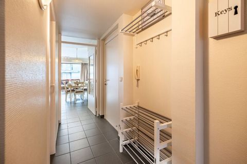 This is a cosy and sunny two-room apartment with side sea views in the centre of St. Idesbald. This is a perfect location to stay with children. There is a nice balcony where you can sit and relax admiring the wonderful surroundings. You don't have t...