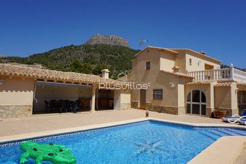 Beautiful five bedroom villa in Calpe with sea and mountain views This beautiful five bedroom villa is distributed over two floors. On the main floor, we have three bedrooms and two bathrooms, one of them en suite. We have a separate kitchen and a sp...