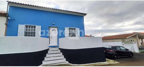 House in Fontinhas with excellent conditions and quality finishes, consisting of 3 bedrooms, 2 bathrooms with bath and shower, living room, kitchen and living room in open space, machine room and attic with storage space and possibility of being tran...