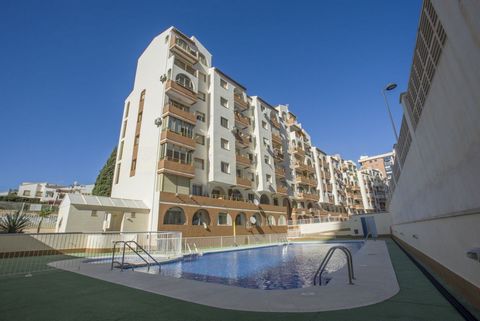 ! Discover this amazing opportunity to live near La Fossa Beach in Calpe! This charming 2-bedroom apartment, located on a ground floor, is the gem you've been looking for. With a modern bathroom equipped with a relaxing shower, and a separate kitchen...