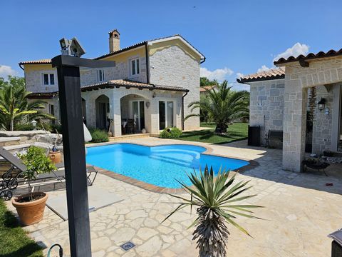 Are you thinking about a new, luxurious residence in Croatian Istria? In Labinci, 6 km from the beach in Tar or Poreč, we are selling a beautiful oasis - a fenced property of 1092 m2, on which there is a completely renovated stone Istrian house with ...