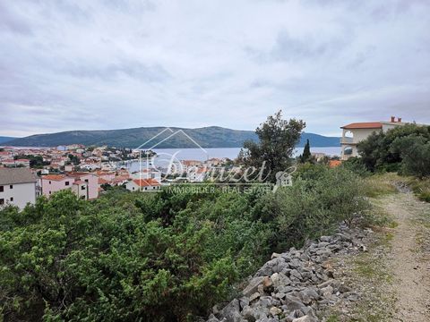A building plot of 2000 m2 in the village of Seget, not far from Trogir is for sale. The land has an excellent access road, it is located next to the main road, and all the necessary infrastructure is nearby. It has a southwest orientation, and given...