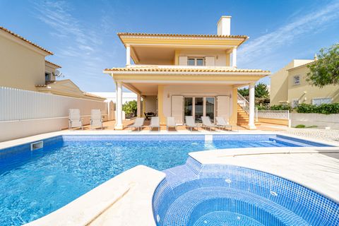 This luxury villa is a true gem located close to the beach. With 5 spacious bedrooms, private pool and barbecue area, it is the perfect place for an unforgettable vacation with family or friends. The sophisticated decor mixes modern and traditional e...