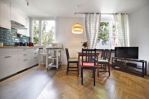 Cozy apartment in the center of Warsaw for both tourists and business people located at Bielanska street right next to the Bank Square. Excellent communication, metro station, Metro Ratusz Arsenal, and numerous bus and streetcar lines. Another advant...