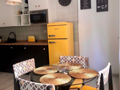 Our Unión studio is brand new as it has just been recently renovated. It is cozy and it is located in a very good area of Malaga. You can walk to the center, to the beach and you have a supermarket, restaurants and bars nearby. There is public transp...
