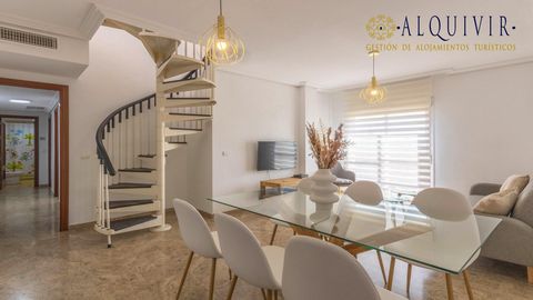 Spectacular Penthouse with terrace to enjoy with family or friends while you get to know our Cordoba. The penthouse is distributed on the same floor with 3 bedrooms, one bedroom with a double bed and bathroom with shower + washbasin + wc + built-in b...