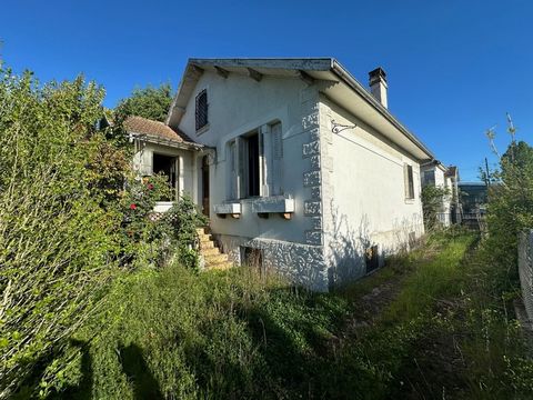 Dpt Hautes Pyrénées (65), à vendre TARBES maison P5 de 140 m² - Terrain de 460,00 m² - Plain pied