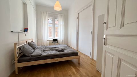 Private room in a freshly renovated, well-equipped, centrally-located flat in downtown Budapest. The flat has 6 fully equipped, bright and clean rooms (10-17m2), 3 bathrooms with bathtub, shower, toilet, sink and a spacious shared kitchen with dining...