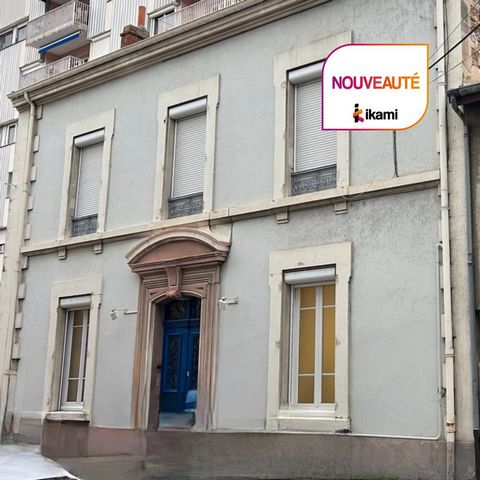 Make this unique property the screen of your professional activity or your home. Located in the heart of Romans-sur-Isère, this large building of approximately 300 m2 is spread over three levels. Whether you are a health professional, a personal care...