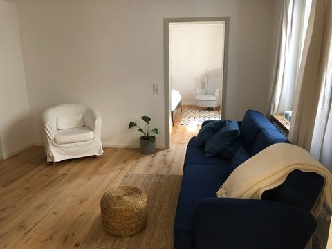 Modern and luxurious flat in top location. This apartment has recently been renovated and fully furnished with much love and high quality: new bathroom, new wooden floor and new, wind free air condition.. The apartment is 53sqm in size and ideally cu...