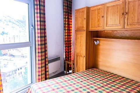 Dieses helle und gepflegte Apartment mit 2 Schlafzimmern eignet sich perfekt für bis zu 6 Personen und bietet einen komfortablen Kurzurlaub in den Bergen. Die Wohnung verfügt über ein geräumiges Wohnzimmer, ein Schlafzimmer mit Doppelbett und viel St...