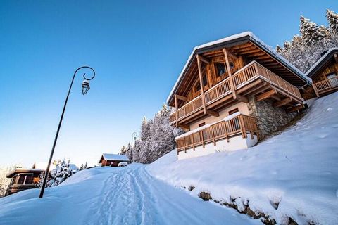 NEU IN VALMOREL – HERVORRAGENDES PRIVATES 3*-DUPLEX-CHALET AN DEN Pisten mit Hotelservice, im Herzen des Weilers „La Charmette“ gelegen. Für 8 Personen, 76 m² mit 3 Schlafzimmern und Terrasse, WEST-Ausrichtung mit Blick auf die Berge. Gemütliche und ...