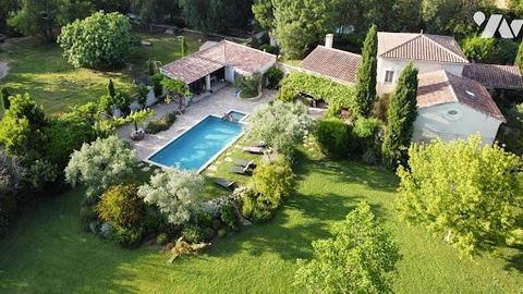 Immobilier.notaires® and the notarized office OLLIVIER et associé offer you: House / villa for sale - L ISLE SUR LA SORGUE (84800) - - - - - - - - - - - - - - - - - - - - - - Located in L'ISLE-SUR-LA-SORGUE, spacious villa with meticulous finishes, w...