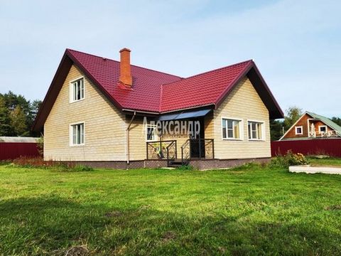 1695135 В пос. Запорожское Приозерского района предлагается к продаже одноэтажный жилой дом с мансардой с площадью (без учета мансарды) 109,3 кв.м. расположенный на земельном участке ИЖС площадью 17 соток. Дом построен из газобетона. Фундамент – плит...