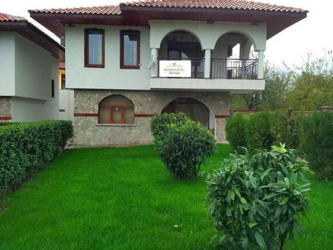 Zweistöckiges neues Haus im Dorf Goritsa, 20 km vom Ferienort Sonnenstrand und dem wunderschönen Strand entfernt. Die Fläche von 125 qm. Es ist in zwei Ebenen unterteilt, wie im ersten Stock - ein geräumiges und helles Wohnzimmer mit Essbereich und K...