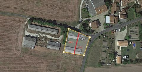 872 m² building plot with magnificent views over the countryside. Networks at the property boundary. Not serviced. Price including agency fees : 20.000 € Price excluding agency fees : 15.000 € Buyer commission, tax included: 5.000€