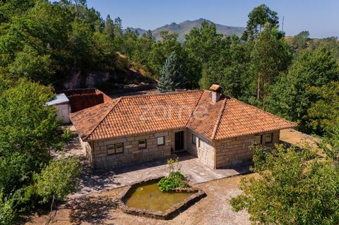 Identificação do imóvel: ZMPT572954 This unique property, fully renovated in 2009, is set within a vast plot of 10,670 m² in the prestigious Peneda-Gerês National Park. Positioned at the highest point of the land, it offers complete privacy and a pan...