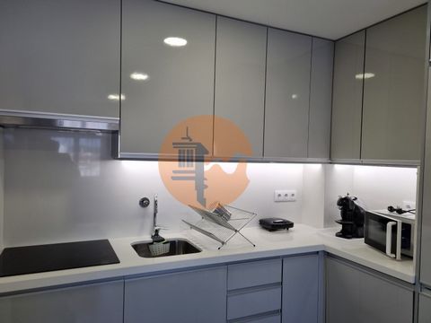 Flat in Monte Gordo, very well located. This property is brand new, as it has only just been bought. Consists of 2 bedrooms, 1 bathroom, 1 kitchen, 1 living room. It is available to rent from October to May. Book your visit, we look forward to seeing...