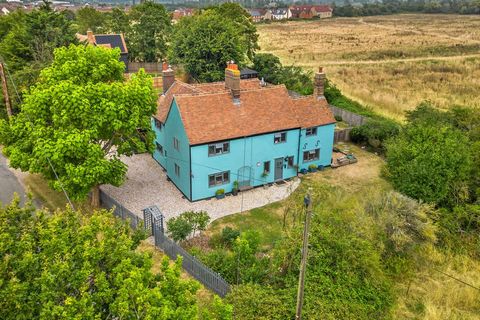 A outstanding, deceptively large (3276 SQFT) five bedroom renovated and modernised detached Grade II Listed country residence with an approximate 0.45 acre plot on the edge of Chelmsford offering both peace and tranquility as well as excellent access...