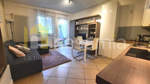 Charming 55 sqm apartment in Bolzano, located in Via Nazario Sauro. Although part of a condominium, the property is a small independent house, with a private entrance and a delightful courtyard-garden of about 17 sqm where you can relax, grow plants ...