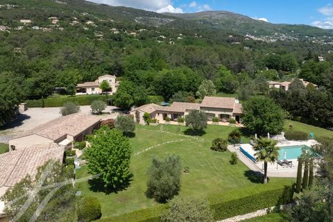 Located just a few kilometers from the picturesque and sought-after village of Tourrettes-sur-Loup, an area particularly popular with Scandinavians and Northern Europeans in general, this superb R&e;sidence is accompanied by a private Villa for the o...