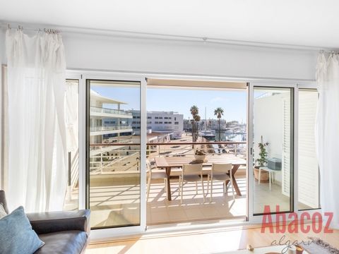 A fantastic and rare opportunity to purchase a stunning second floor 2 bedroom apartment in a very sought after area in the Marina of Lagos. It is south facing with with views to the Marina and the ocean and is within walking distance of the restaura...