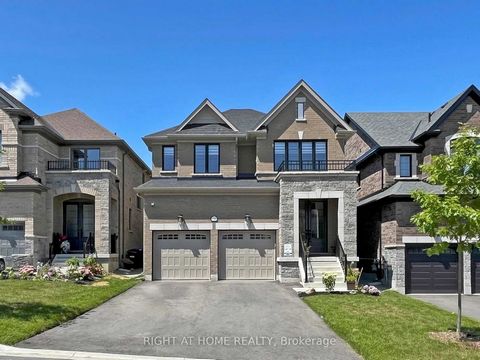 Exceptional Detached Home located in Innisfil, Office On Main Floor For Work From Home, Chef's Kitchen With Quartz Counters, Marble Herringbone Backsplash, Pot Filler and Stainless Steel High End Appliances, Pot Lights, Hardwood Through Out Main Floo...