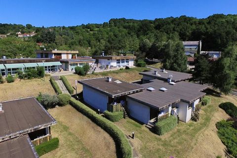 In het noorden de Puys-keten, in het westen het Sancy-massief en in het oosten het Forez-gebergte, de VVF Montpeyroux Auvergne in Parent bevindt zich in een ideale positie om u de bergen van de Auvergne en al hun diversiteit te laten ontdekken. Tijde...