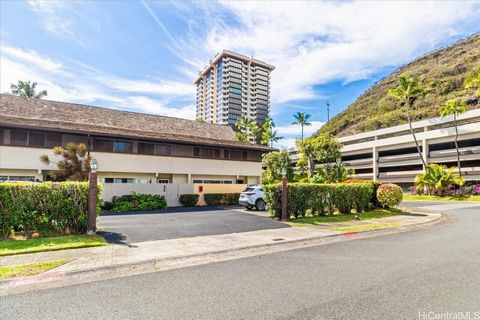 “Experience the perfect blend of comfort and convenience in this spacious 3-bedroom, 2.5-bath, two-story townhouse in the heart of Hawaii Kai. This corner-end unit offers refreshing trade winds, a pet-friendly environment, and two side-by-side assign...