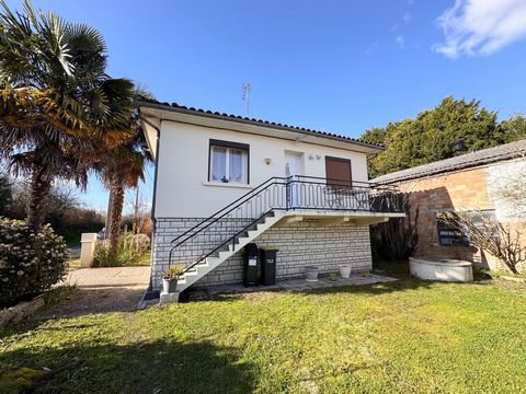 Sur un terrain arboré de 1 273 m², elle dispose d’une agréable piscine de 4x8 mètres. L’intérieur se compose d'un salon-séjour lumineux, d'une cuisine, de 3 chambres dont une avec placard, d'une salle d’eau et d'un WC indépendant. Le sous-sol de 85 m...