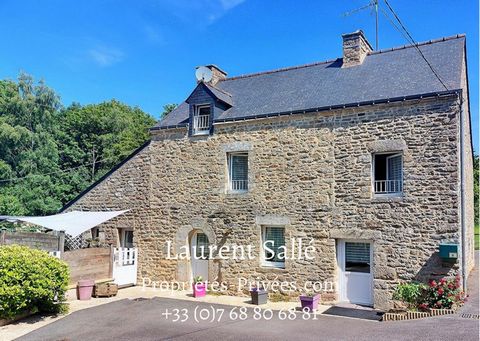 CADEN 56220 : Coup de coeur pour ces deux maisons de caractères (maison d'habitation et gîte) situées dans un hameau de calme et de tranquillité assurés, à quelques minutes du bourg. La 1ère maison (Principale) est composée : Rez-de-chaussée : entrée...