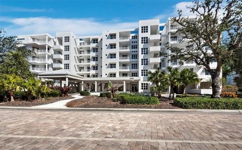 Located within the gated Bay Isles community, Marina Bay offers the best of Longboat Key living. This exceptional 3BR/3BA residence spans 2,830 sq. ft. and features an open floor plan with wood tile floors, recessed lighting, and tray ceilings. The s...