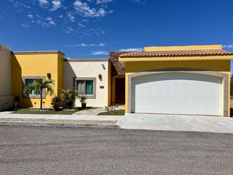 Casa Forney is located In the heart of Los Barriles. A walking distance to a white sandy beach. Also few steps from restaurants Bars and stores. House with 3 beds. 2.5 baths. Car garage and Pool. This a turn keys house Best location in town. HOA fee ...