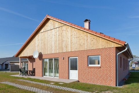 Das Ferienhaus im Grasnelkenweg 2 in Zierow ist als Doppelhaus 2011 gebaut worden und befindet sich ca. 500 m vom Strand entfernt. Beide Wohnungen verfügen über einen identischen Grundriss und bieten jeweils Platz für bis zu 6 Personen auf ca. 74 m²....