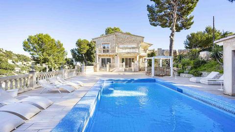 Luxusimmobilien Mallorca: Willkommen in dieser herrlichen Villa mit schöner  Ausstattung und idyllischer Lage in Costa den Blanes , im Südwesten der Insel.Diese charmante Immobilie mit großem Potenzial erstreckt sich über ein großzügiges Grundstück v...