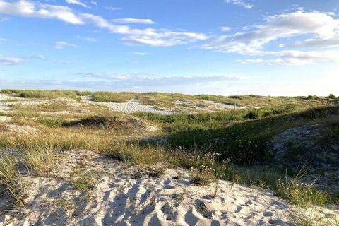 Benvenuti in una tranquilla casa vacanze nel cuore della campagna della Scania, circondata da campi aperti, vegetazione e a breve distanza in auto dal mare! Sogni tranquillità e vicinanza a tutte le gemme nascoste di Österlen? Allora questa incantevo...