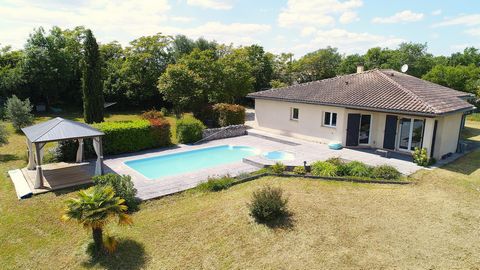 Maison moderne, piscine et grand terrain : rare sur le secteur